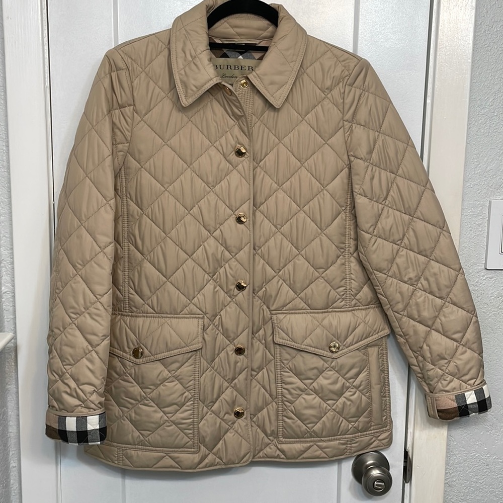 NWOT Burberry Women’s Quilted Jacket